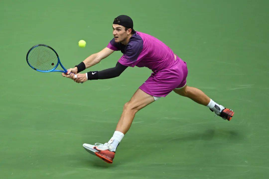 季中期因伤 季中期因伤